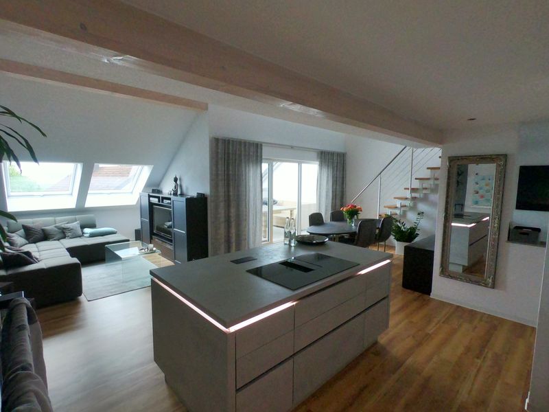 Moderne, helle, teilmöblierte Galeriewohnung in Ortsrandlage von Oberstenfeld